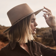 Load image into Gallery viewer, Ace of Something Jumbuck Fedora in Nut