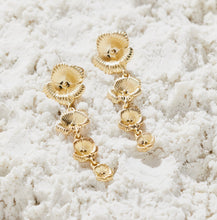 Load image into Gallery viewer, Jolie &amp; Deen Flower Drop Earrings
