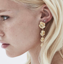 Load image into Gallery viewer, Jolie &amp; Deen Flower Drop Earrings
