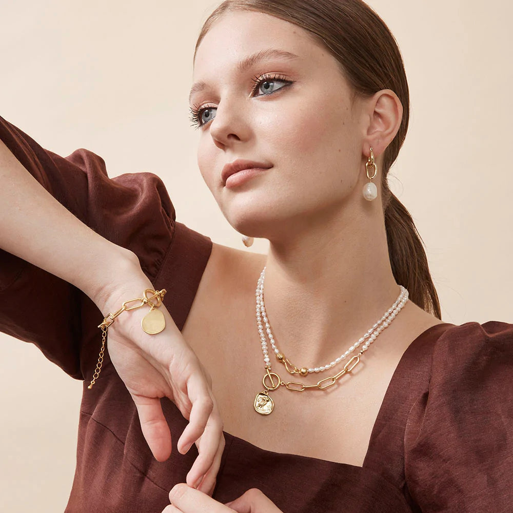 Jolie and online deen necklace