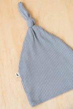Load image into Gallery viewer, Kiin Stretch Beanie in Cloud
