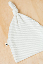 Load image into Gallery viewer, Kiin Stretch Beanie in Ivory
