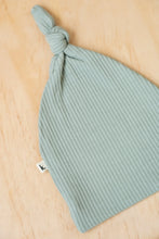 Load image into Gallery viewer, Kiin Stretch Beanie in Sage
