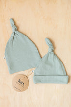 Load image into Gallery viewer, Kiin Stretch Beanie in Sage
