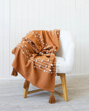 Load image into Gallery viewer, Hiroshi Pulled Tufted Throw in Mocha
